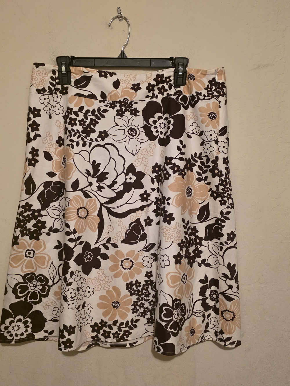 Geoffrey Beene Sport Floral A-Line Midi Skirt in Cream and Brown Size 12